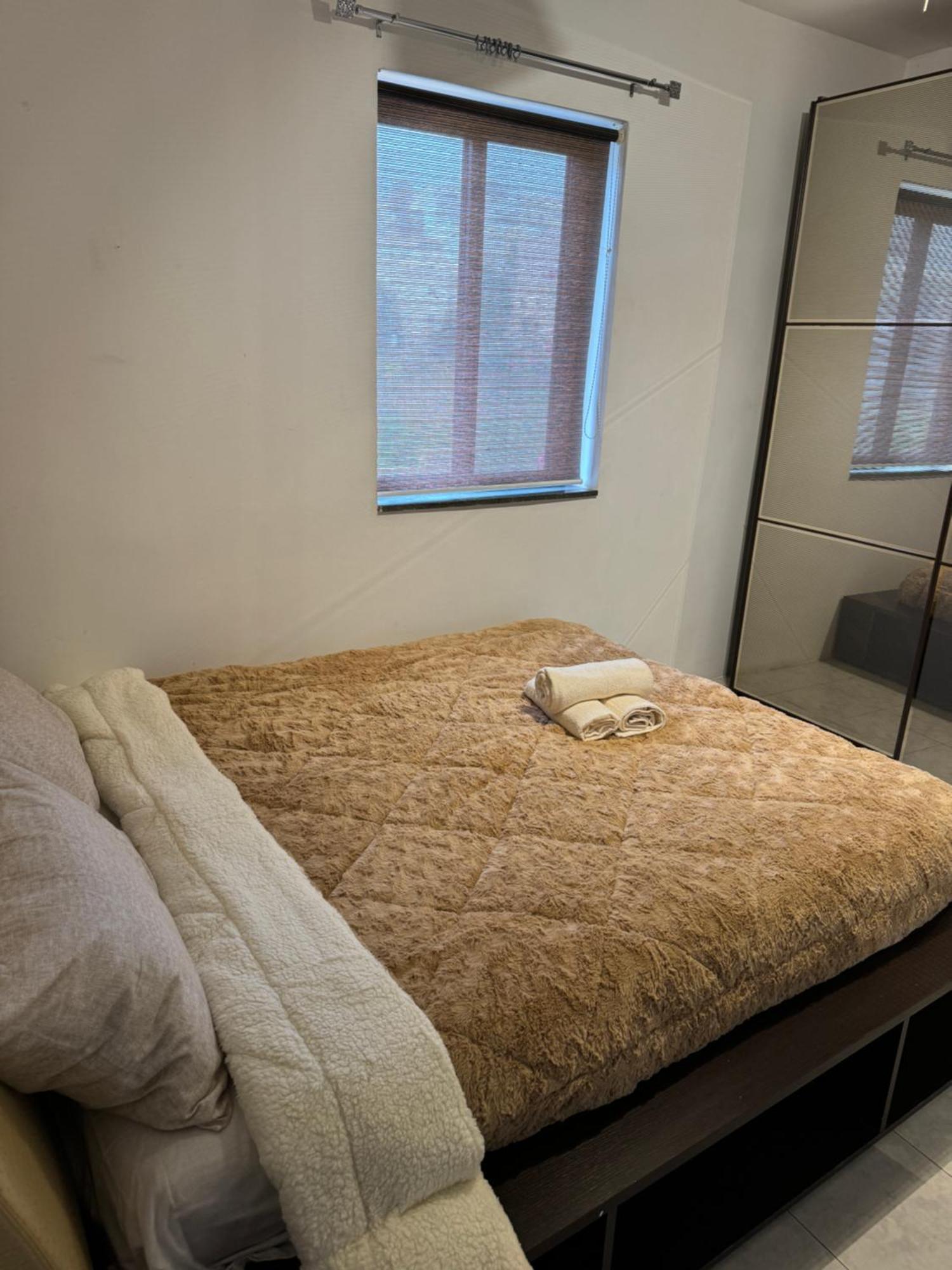 Modern With Large Balcony In Spinola * San Giuliano
