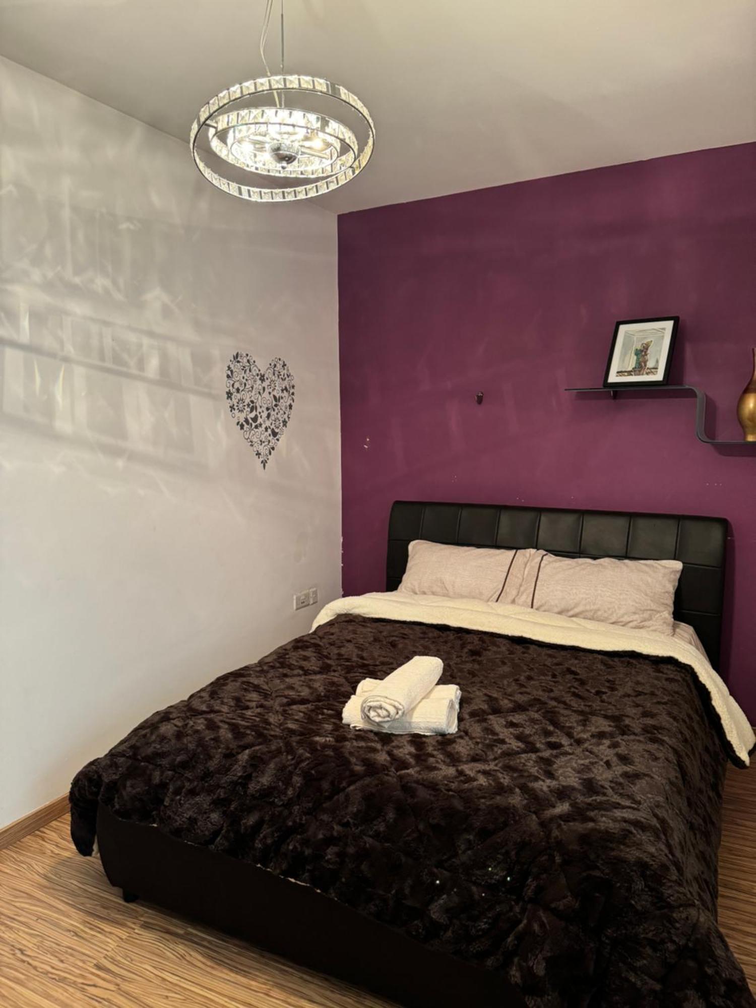 Modern With Large Balcony In Spinola